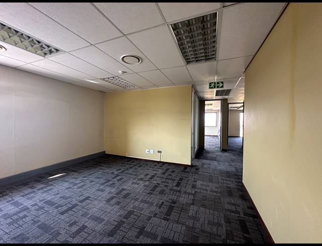 432M² OFFICE TO LET IN ECO PARK ESTATE